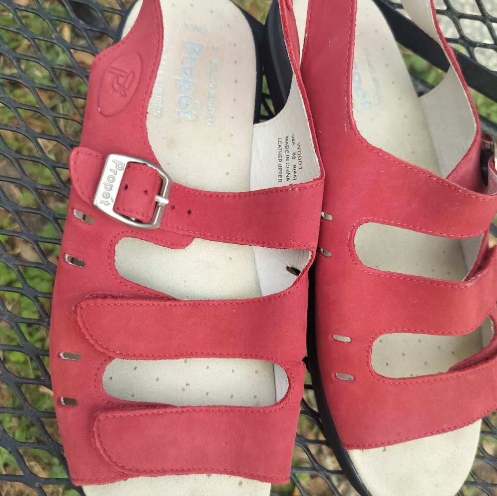 Prophet Red Leather Strappy Comfy Sandals 8.5 AA /N